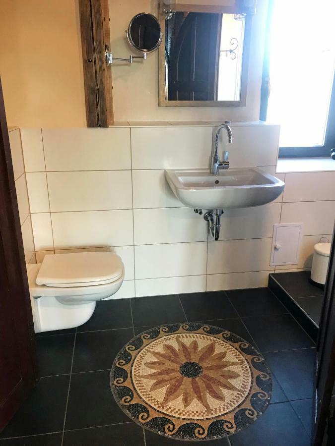 Ferienwohnung Wachstube Mit 3 Schlafraeumen Im Rittergut Leppersdorf Wachau Esterno foto